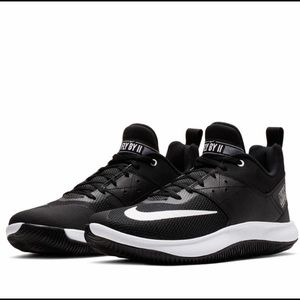Nike Fly By Low II Basketball Sneaker